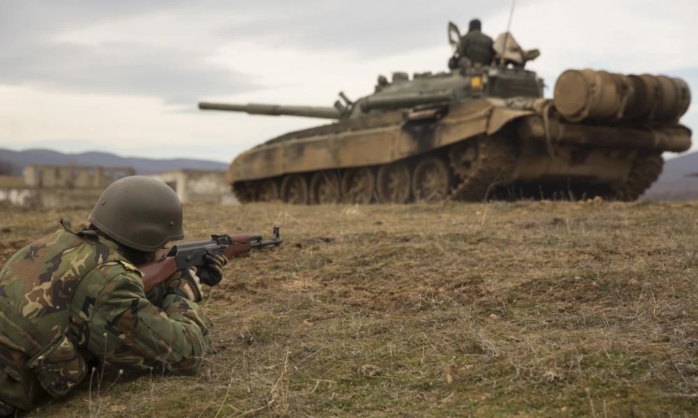 Πολεμικό τελεσίγραφο Βουλγαρίας σε Σκόπια: Θα στείλουμε το Μηχανοκίνητο Σύνταγμα να γκρεμίσει όλα τα αγάλματα!